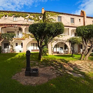 La Rosa 3* Porto San Paolo (Sardinia)